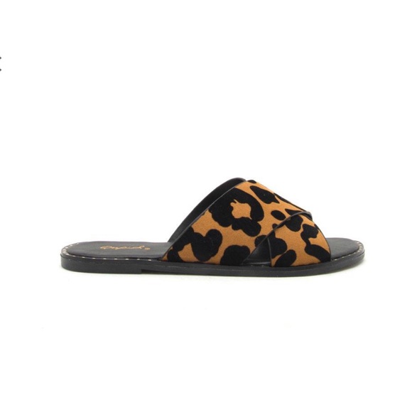 Qupid Leopard Bossy Sandals - Picture 16 of 16